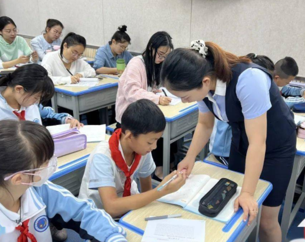 搬到山水间让孩子内行走中读懂家园的厚重让乡土的根脉深植于