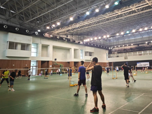 学生每天综合体育活动不低于2小时构建起体健心康的育人系统 学生每天综合体育活动不低于2小时构建起体健心康的育人系统